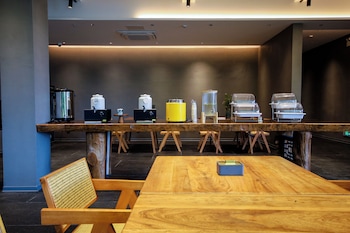 cindy villa rice fields and karst peaks at yulong river infinity pool