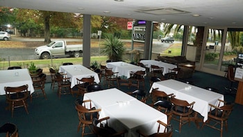 golden leaf motor inn