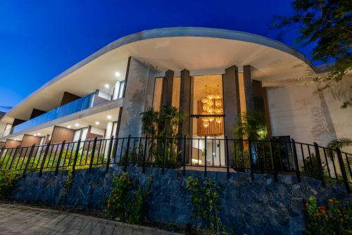 mono luxe villas