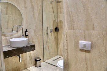 Anchor Luxury Rooms,,3 star