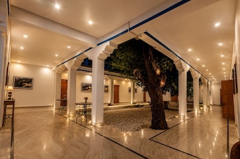 the apricot tree hotel
