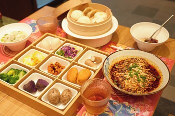 huaying shili fangfei hongyan meicun