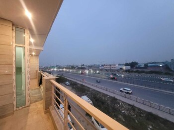hotel uer expressway