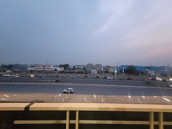 hotel uer expressway