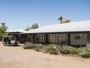 Saltbush Retreat