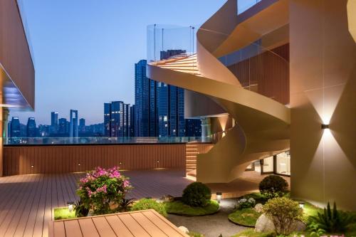 intercityhotel chongqing jiefangbei pedestrian street