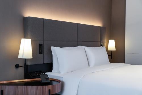 intercityhotel chongqing jiefangbei pedestrian street