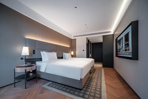 intercityhotel chongqing jiefangbei pedestrian street
