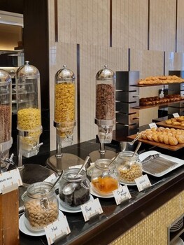Amazon Hotel Baku,,3 star