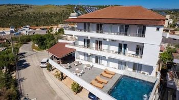 hotel perla ksamil