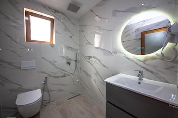 hotel perla ksamil