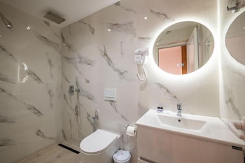 hotel perla ksamil