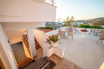 hotel perla ksamil