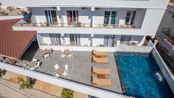 hotel perla ksamil