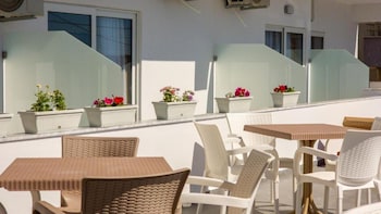 hotel perla ksamil