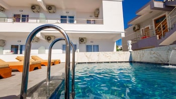 hotel perla ksamil