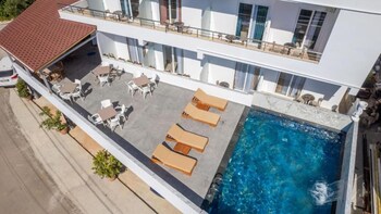 hotel perla ksamil