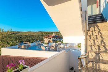 hotel perla ksamil