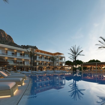 pefkian ethos hotel and suites