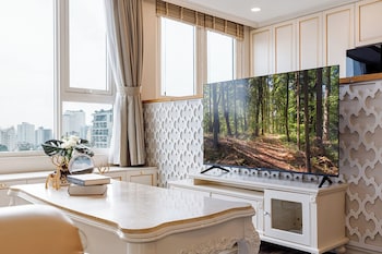 luminous leman luxury apartments