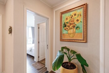 luminous leman luxury apartments
