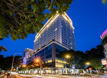 Luminous - Leman Luxury Apartments,,4 star