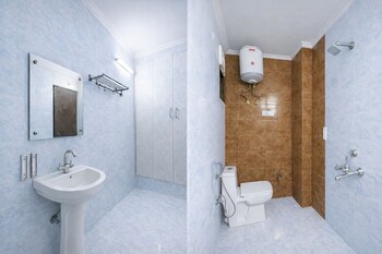 roomshala karol bagh opp max hospital