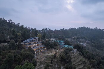 dharohar retreat mukteshwar