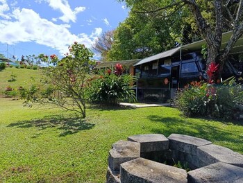 The Dreamcatcher House,,3 star