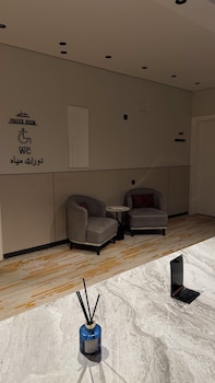 Alhayah In,,0 star