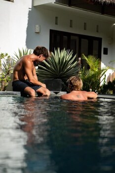 Co Day Uluwatu,,3 star