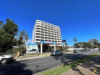 the oceanfront cairns