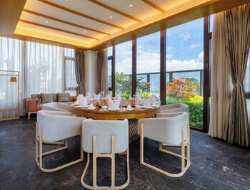 clouds villa