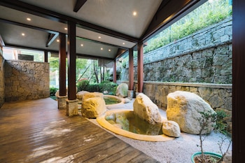 Clouds Villa,,3 star