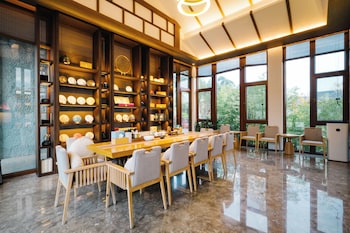 Clouds Villa,,3 star