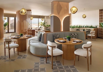 ray hotel by cloud 7