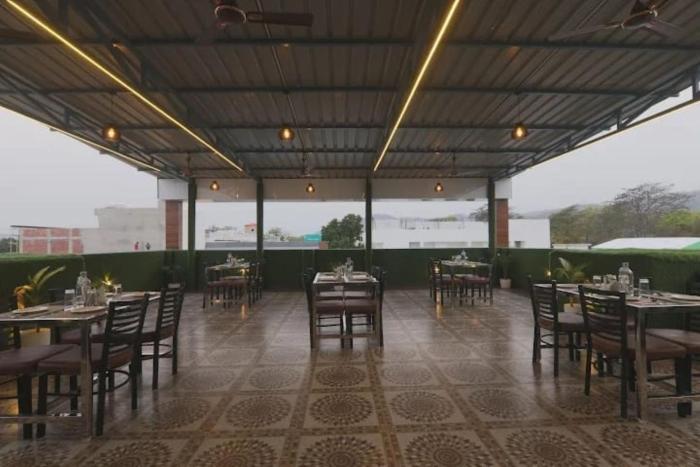 hotel ganga stone
