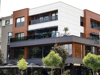 zyra boutique hotel