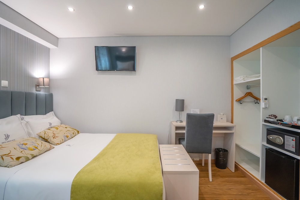 dinya lisbon hotel