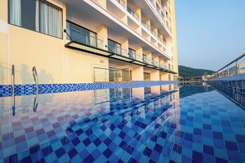 the golden crest quy nhon hotel