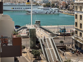 mural piraeus hotel