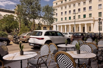 mural piraeus hotel