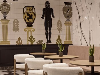 mural piraeus hotel
