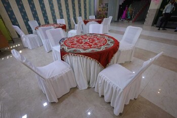 j p hotel