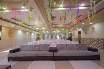j p hotel