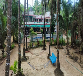Ghar Mithbavkaranche,,2 star