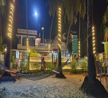 Ghar Mithbavkaranche,,2 star