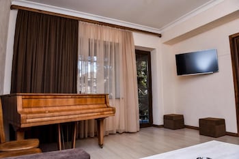 Maestro Rest House Dilijan,,4 star