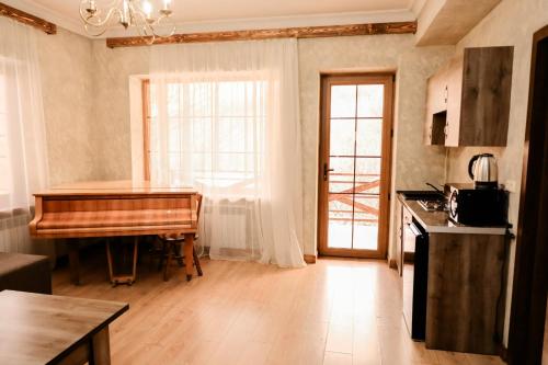 maestro rest house dilijan