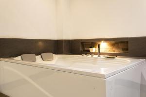 loyds hotel